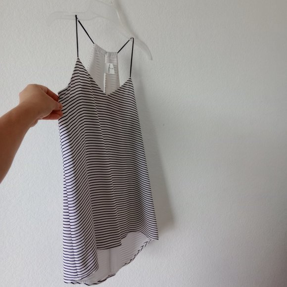 Express Women's Black & White Striped V-neck Camisole Tank Top size Small - Picture 3 of 8